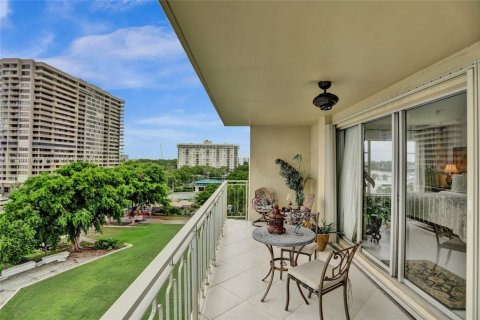 Condo in Miami, Florida, 3 bedrooms  № 1332895 - photo 21