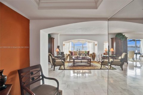 Condo in Miami, Florida, 3 bedrooms  № 1332895 - photo 29