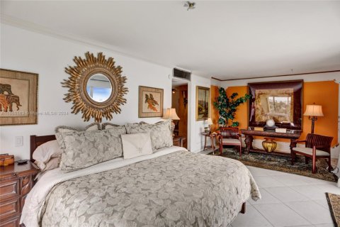 Condo in Miami, Florida, 3 bedrooms  № 1332895 - photo 18