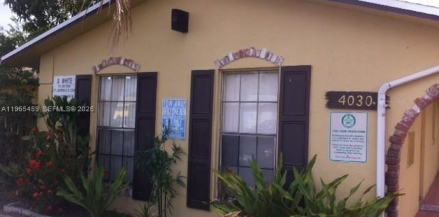 Casa en Lauderdale Lakes, Florida 1 dormitorio, 352.38 m2 № 2027025