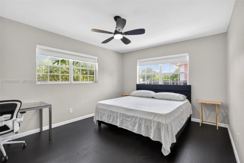 House in Miami, Florida 2 bedrooms, 116.69 sq.m. № 2069746 - photo 15