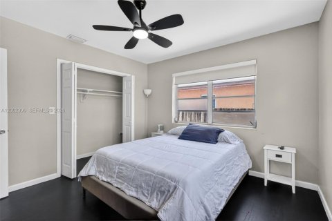 House in Miami, Florida 2 bedrooms, 116.69 sq.m. № 2069746 - photo 18