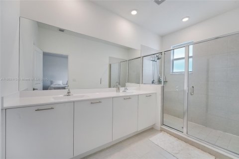 Touwnhouse à vendre à Miami, Floride: 3 chambres, 169.73 m2 № 1689125 - photo 11