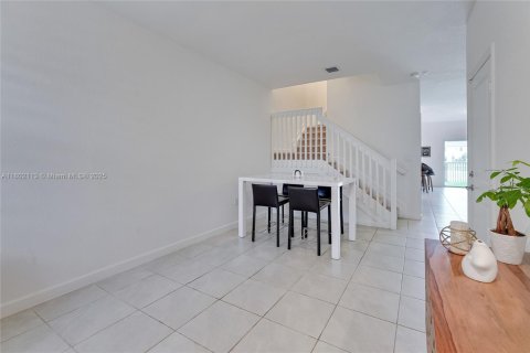 Touwnhouse à vendre à Miami, Floride: 3 chambres, 169.73 m2 № 1689125 - photo 3