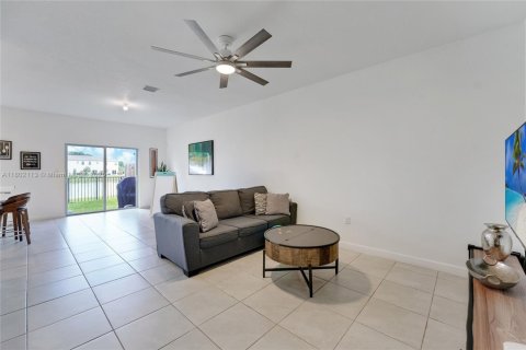 Touwnhouse à vendre à Miami, Floride: 3 chambres, 169.73 m2 № 1689125 - photo 5