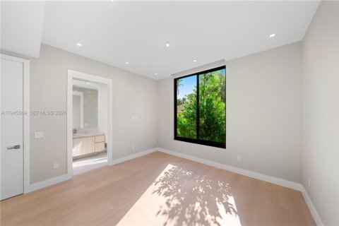 Casa en venta en Biscayne Park, Florida, 4 dormitorios № 2001696 - foto 25