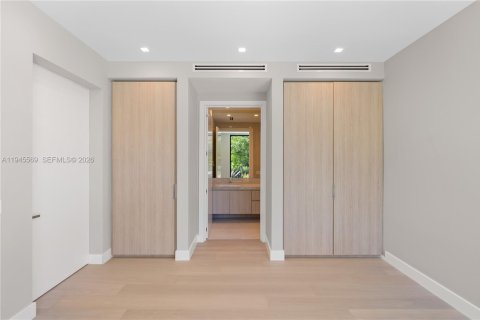 Casa en venta en Biscayne Park, Florida, 4 dormitorios № 2001696 - foto 27