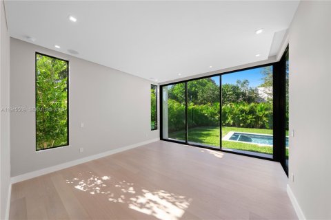 Casa en venta en Biscayne Park, Florida, 4 dormitorios № 2001696 - foto 17