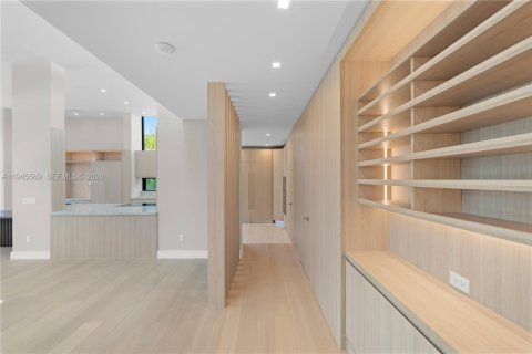 Casa en venta en Biscayne Park, Florida, 4 dormitorios № 2001696 - foto 13