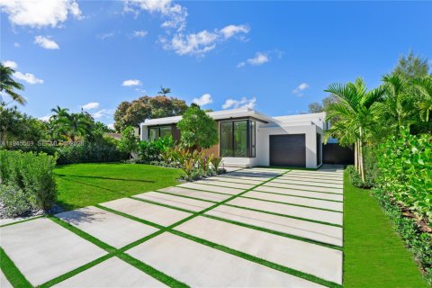 Casa en Biscayne Park, Florida 4 dormitorios № 2001696