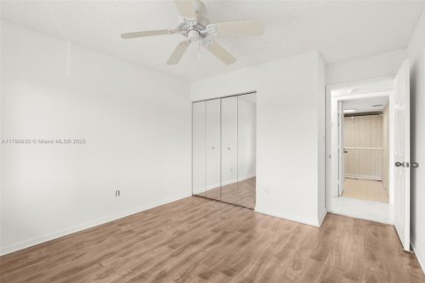 Copropriété à vendre à Tamarac, Floride: 2 chambres, 114.08 m2 № 1731842 - photo 16