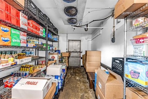 Immobilier commercial à vendre à Miami, Floride № 2015389 - photo 10