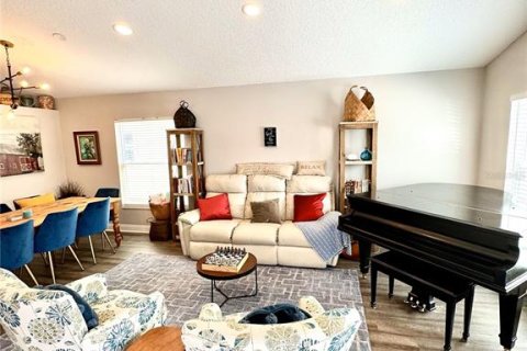 Casa en venta en Orlando, Florida, 4 dormitorios, 180.97 m2 № 2093579 - foto 7