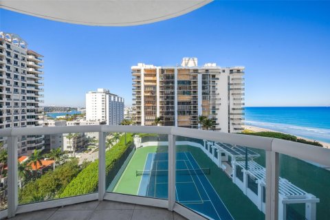 Condo in Miami Beach, Florida, 2 bedrooms  № 2019939 - photo 18