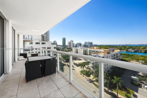 Condo in Miami Beach, Florida, 2 bedrooms  № 2019939 - photo 20