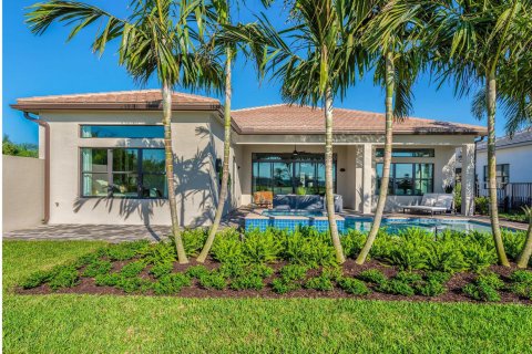 House in Boynton Beach, Florida 3 bedrooms, 263.75 sq.m. № 2392730 - photo 17