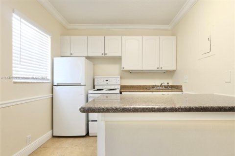 Copropriété à vendre à Fort Lauderdale, Floride: 2 chambres, 58.53 m2 № 1939973 - photo 2