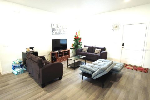 Casa en alquiler en Kissimmee, Florida, 4 dormitorios, 136.1 m2 № 1745482 - foto 11