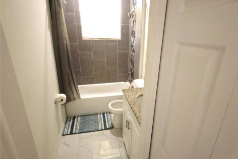 Casa en alquiler en Kissimmee, Florida, 4 dormitorios, 136.1 m2 № 1745482 - foto 13