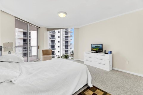 Copropriété à vendre à Sunny Isles Beach, Floride: 2 chambres, 156.08 m2 № 2088756 - photo 13
