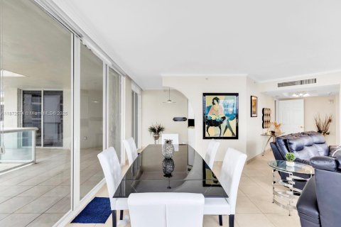 Copropriété à vendre à Sunny Isles Beach, Floride: 2 chambres, 156.08 m2 № 2088756 - photo 6