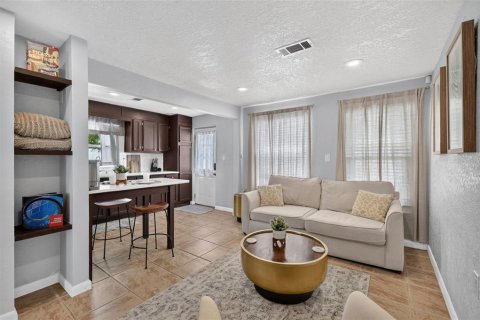 Villa ou maison à vendre à Orlando, Floride: 2 chambres, 72.74 m2 № 2347579 - photo 3