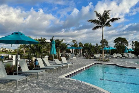 Condo in Venice, Florida, 2 bedrooms in WELLEN PARK  № 1262690 - photo 26