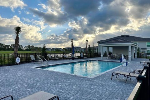 Condo in Venice, Florida, 2 bedrooms in WELLEN PARK  № 1262690 - photo 28