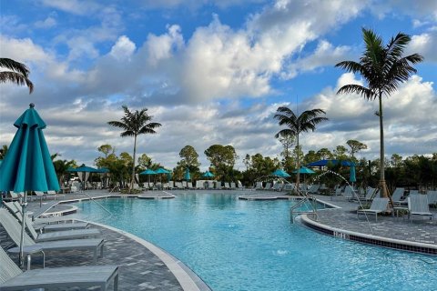 Condo in Venice, Florida, 2 bedrooms in WELLEN PARK  № 1262690 - photo 23
