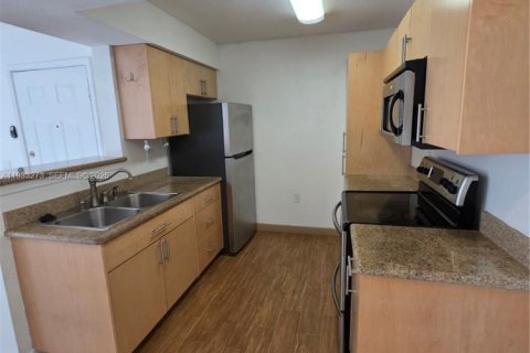 Снять в аренду кондоминиум в Майами, Флорида 1 спальня, 51.84м2, № 1991974 - фото 4