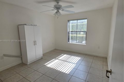 Снять в аренду кондоминиум в Майами, Флорида 1 спальня, 51.84м2, № 1991974 - фото 6