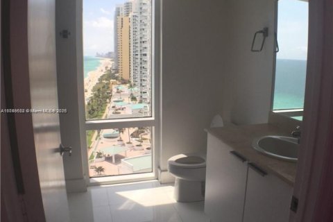 Купить кондоминиум в Санни-Айлс-Бич, Флорида 2 спальни, 148.83м2, № 1957543 - фото 13