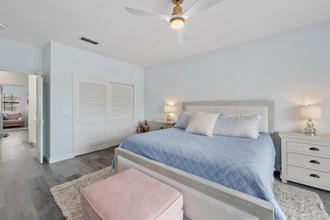 House in Jupiter, Florida 3 bedrooms, 263.56 sq.m. № 2384543 - photo 28