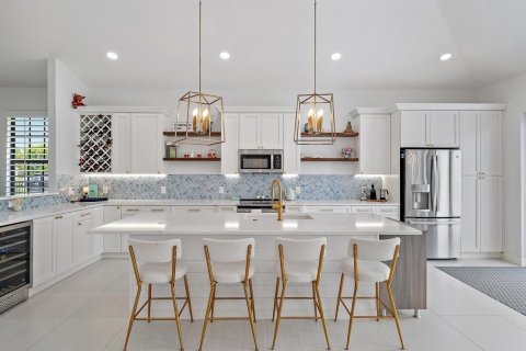 House in Jupiter, Florida 3 bedrooms, 263.56 sq.m. № 2384543 - photo 10