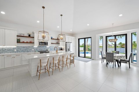House in Jupiter, Florida 3 bedrooms, 263.56 sq.m. № 2384543 - photo 7