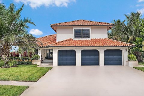 House in Jupiter, Florida 3 bedrooms, 263.56 sq.m. № 2384543 - photo 5
