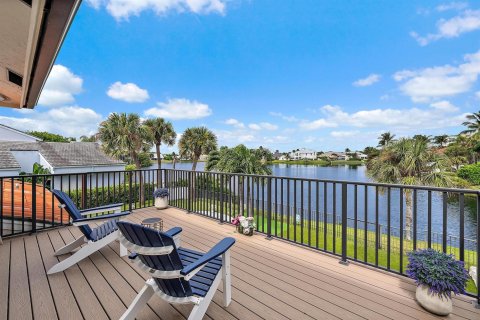 House in Jupiter, Florida 3 bedrooms, 263.56 sq.m. № 2384543 - photo 29