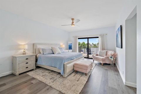 House in Jupiter, Florida 3 bedrooms, 263.56 sq.m. № 2384543 - photo 26