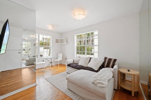 Copropriété à vendre à Miami Beach, Floride: 1 chambre, 40.88 m2 № 1893453 - photo 2