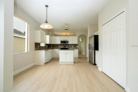 Villa ou maison à louer à Orlando, Floride: 4 chambres, 181.72 m2 № 2418416 - photo 14