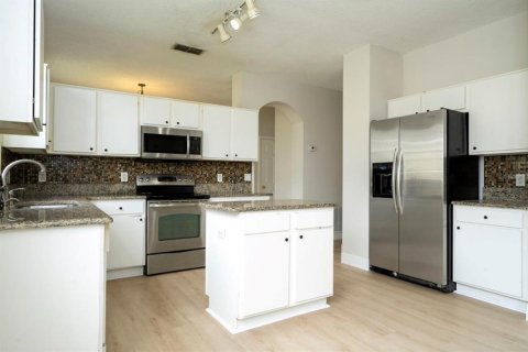 Villa ou maison à louer à Orlando, Floride: 4 chambres, 181.72 m2 № 2418416 - photo 12