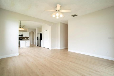 Villa ou maison à louer à Orlando, Floride: 4 chambres, 181.72 m2 № 2418416 - photo 16