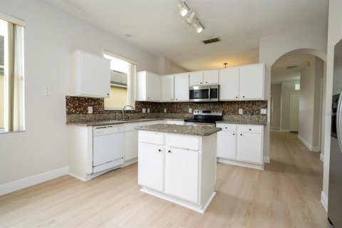 Villa ou maison à louer à Orlando, Floride: 4 chambres, 181.72 m2 № 2418416 - photo 11