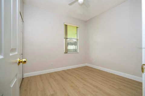 Villa ou maison à louer à Orlando, Floride: 4 chambres, 181.72 m2 № 2418416 - photo 22