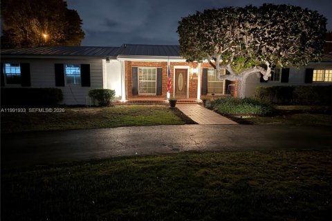 Villa ou maison à vendre à Homestead, Floride: 4 chambres, 276.85 m2 № 2064833 - photo 3