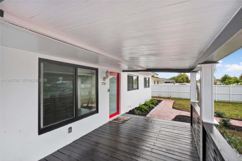 Купить виллу или дом в Майами-Гарденс, Флорида 4 спальни, 112.23м2, № 2048436 - фото 3