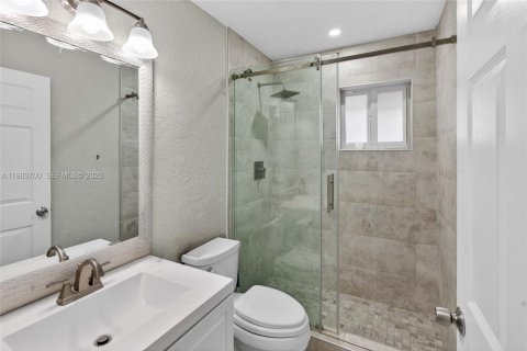 Купить виллу или дом в Майами-Гарденс, Флорида 4 спальни, 112.23м2, № 2048436 - фото 22