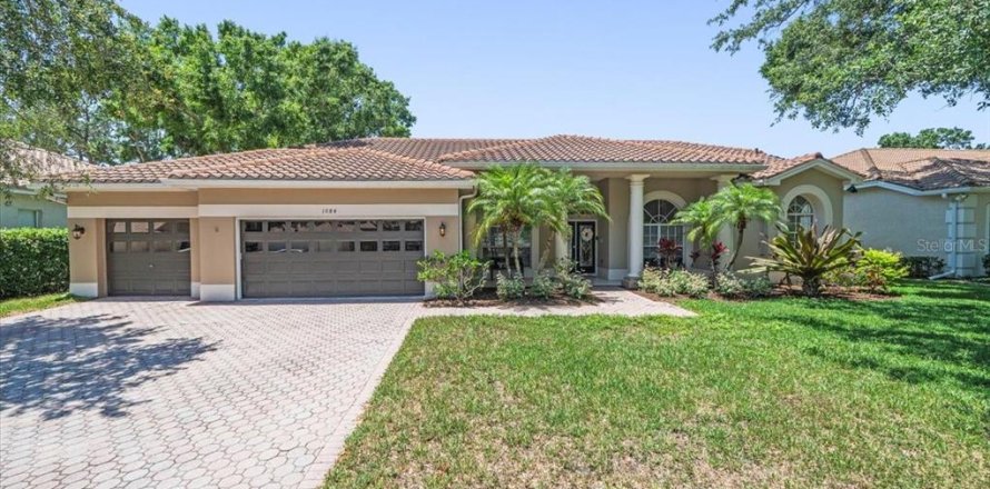 House in Tarpon Springs, Florida 4 bedrooms, 303.79 sq.m. № 1740408