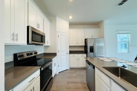 House in Kissimmee, Florida 4 bedrooms, 208.47 sq.m. № 1855858 - photo 8