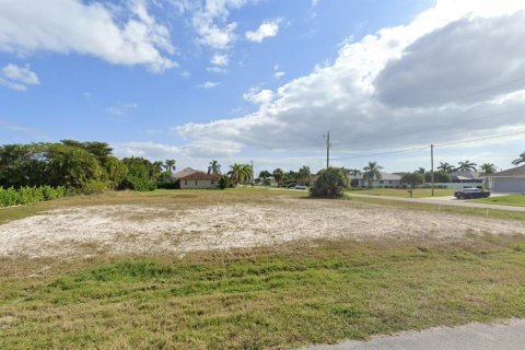 Terreno en venta en Cape Coral, Florida № 1870276 - foto 1